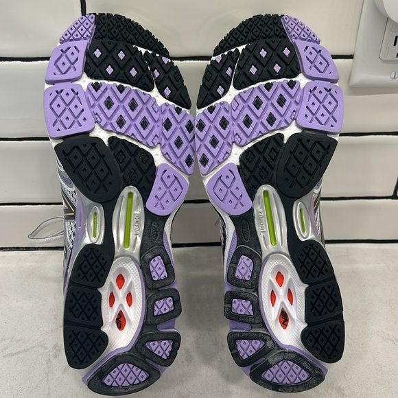 New Balance Women's 1260 V2 Running Shoes Sz 10 2A Narrow - Picture 7 of 16